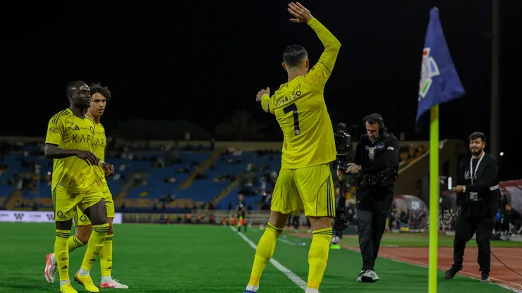 Cristiano Ronaldo celebra gol pelo Al-Nassr (Yasser Bakhsh/Getty Images)
