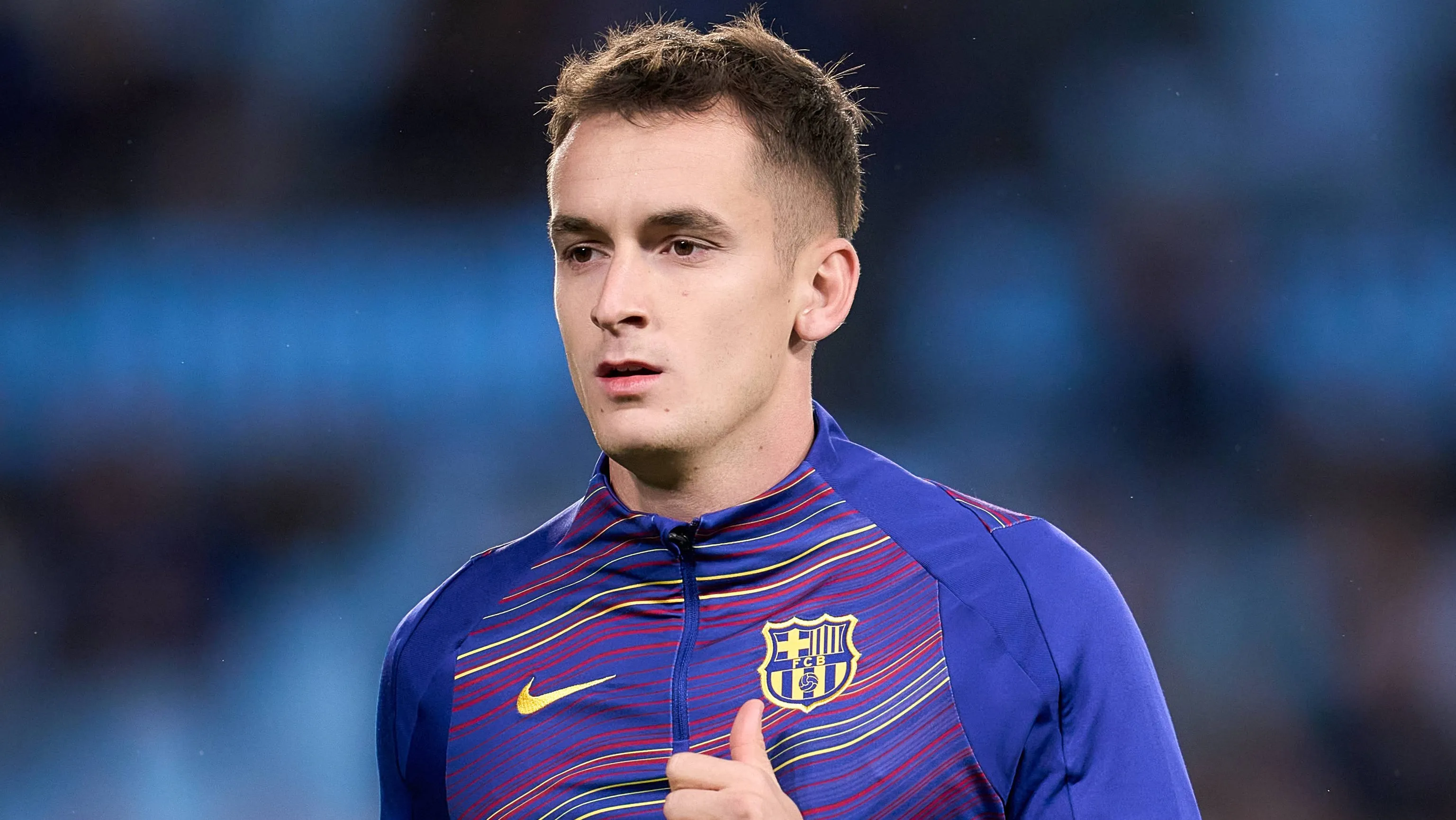 Casadó, em campo, correndo