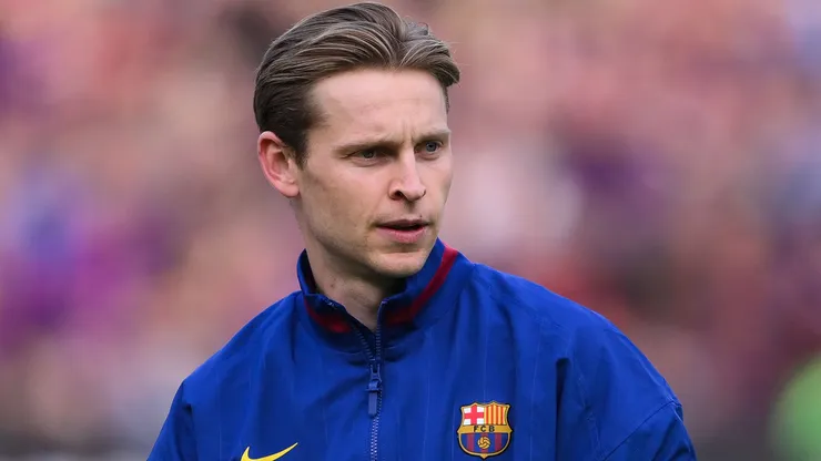 De Jong aquecendo pelo Barcelona