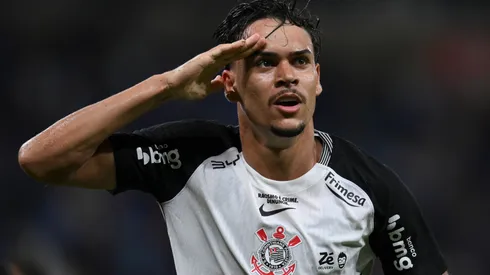 João Pedro Tchoca em jogo do Corinthians (Pedro Vilela/Getty Images)