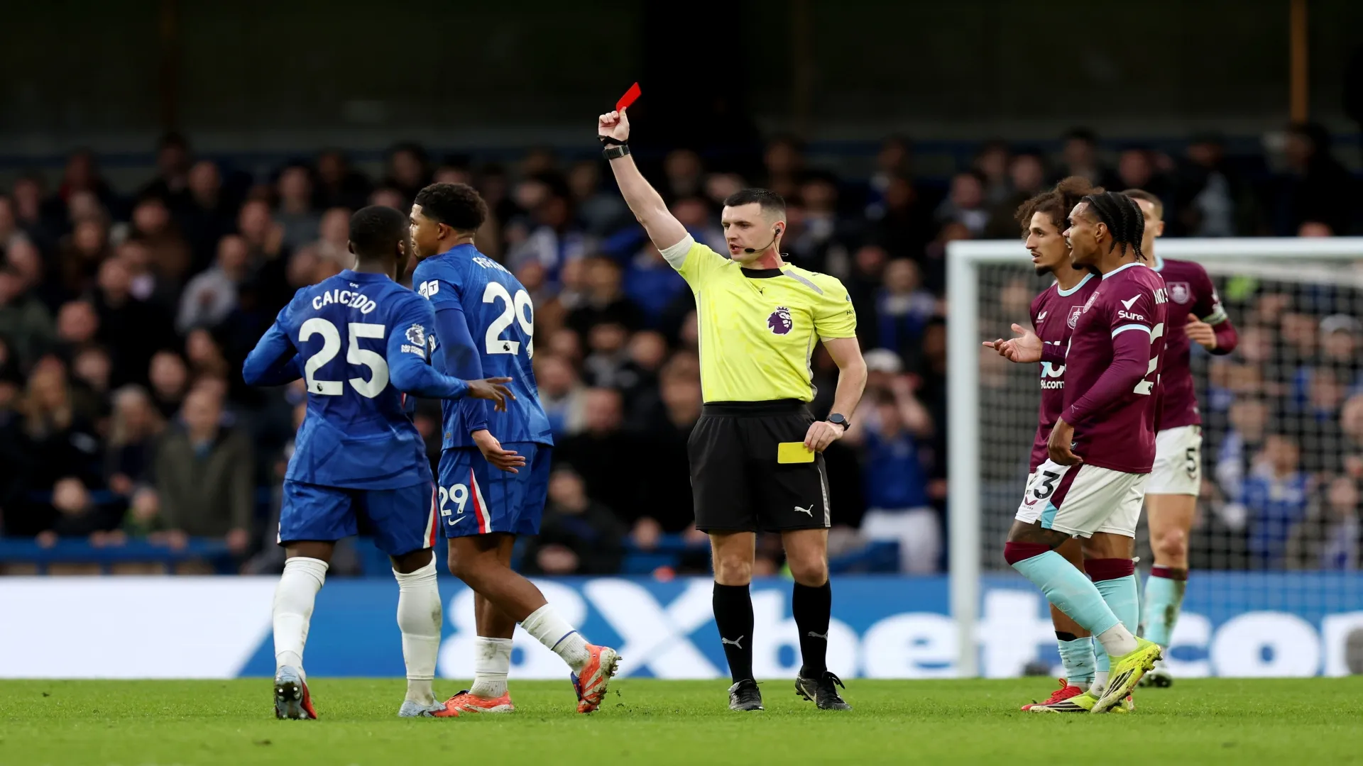‘Cartão vermelho’ para o Chelsea – Jasper Wax/Getty Images