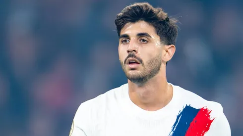 Beraldo se desentende com companheiro de time. Foto: Imago