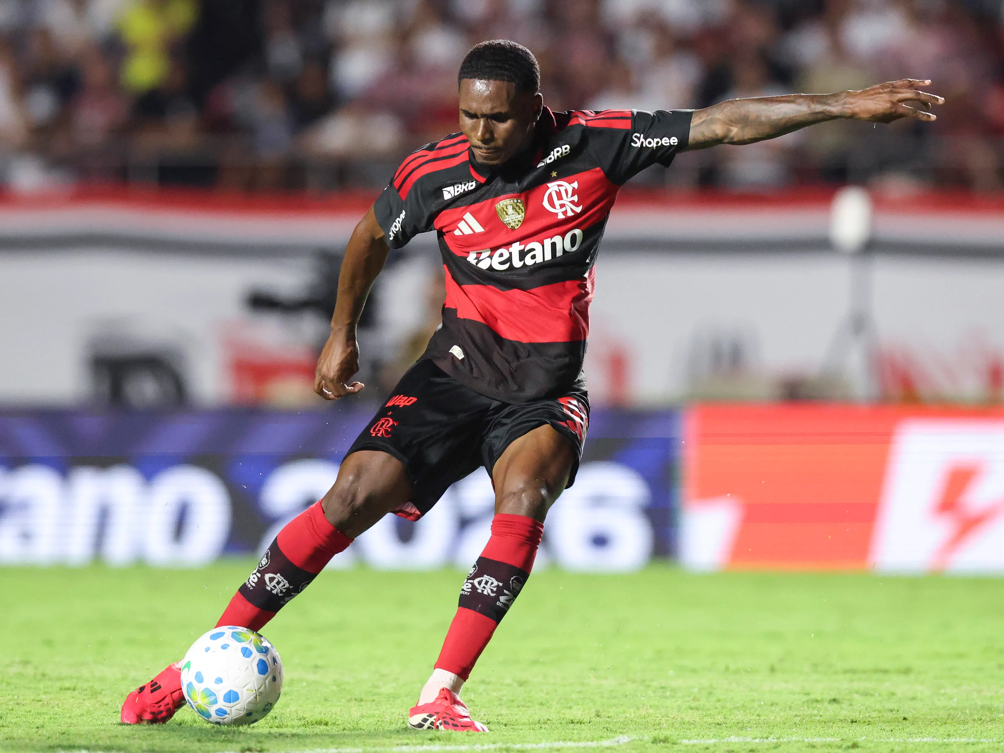 Evertton Araújo entra na mira do Bayer Leverkusen. Foto: Alexandre Schneider/Getty Images
