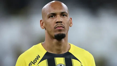 Fabinho em campo com as cores do Al-Ittihad. Foto: Yasser Bakhsh/Getty Images