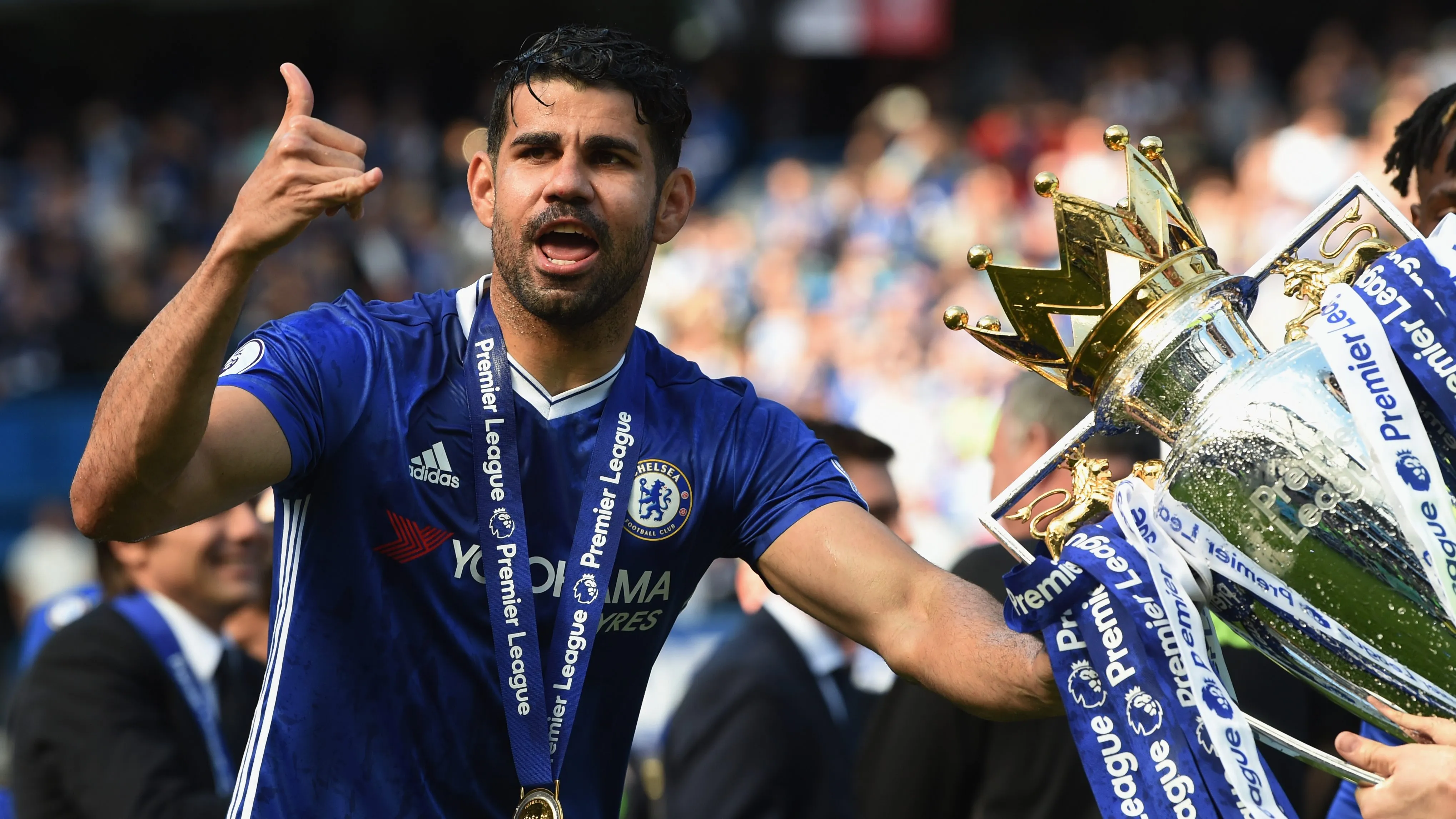 Diego Costa comemorando conquista da Premier League. Foto: Michael Regan/Getty Images