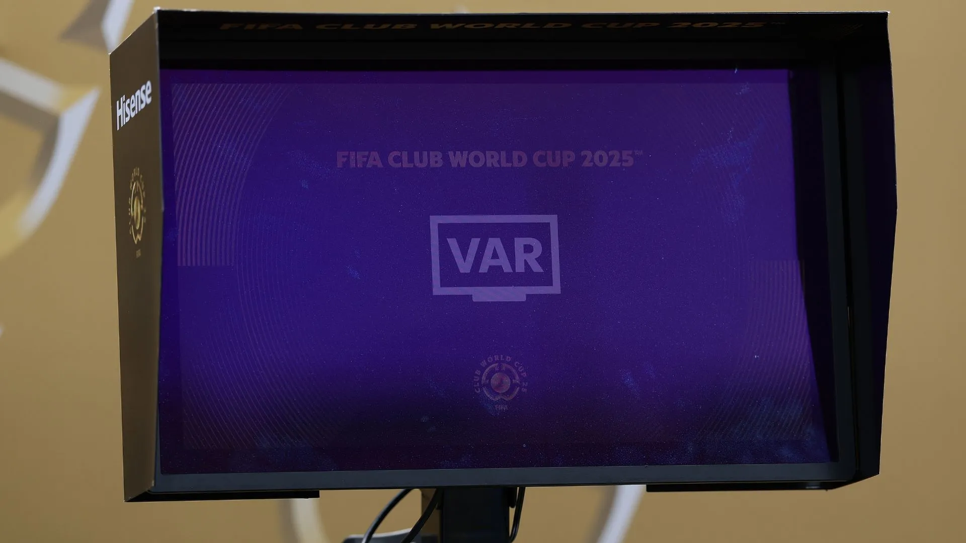 Uso do VAR terá novas regras na Copa do Mundo (foto: Kevin C. Cox/Getty Images)