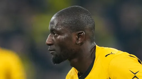 Borussia Dortmund pode negociar Serhou Guirassy com o Milan. (Photo by Pau Barrena/Getty Images)