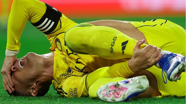 Al-Nassr aguarda resultados médicos para definir retorno de Cristiano Ronaldo aos gramados (Foto de Yasser Bakhsh/Getty Images)