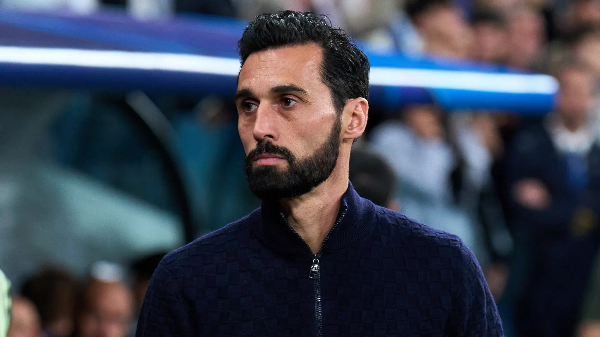 Álvaro Arbeloa com olhar sério durante jogo do Real Madrid