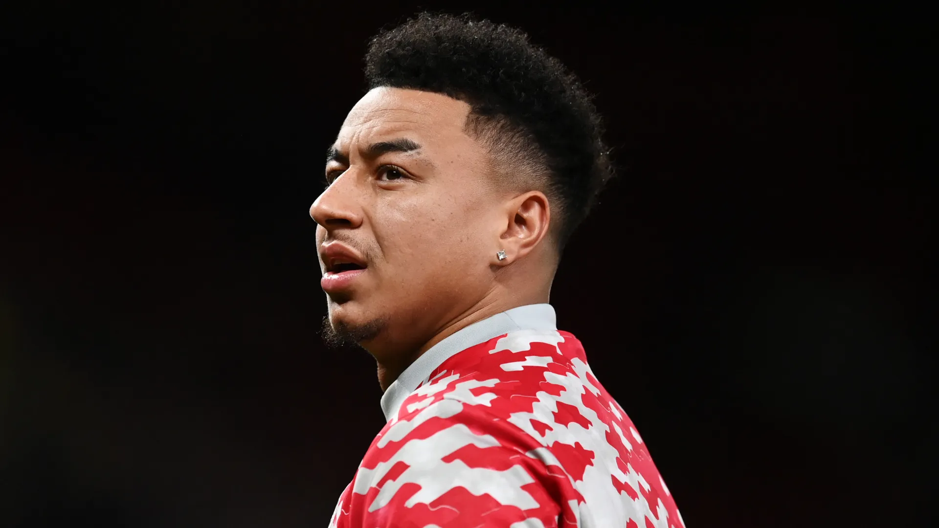 Jesse Lingard durante aquecimento pelo Manchester United