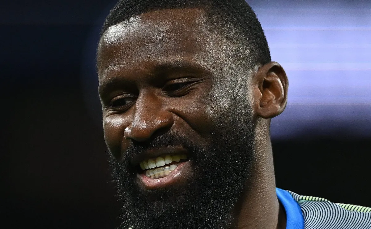 Antonio Rudiger é alvo de contratação da equipe do Chelsea