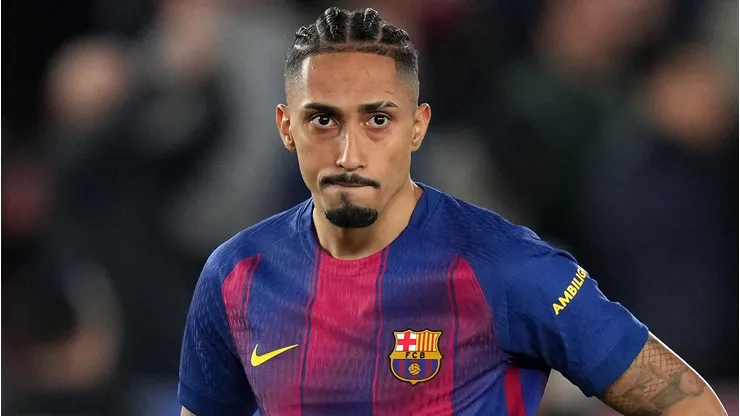Raphinha promete grande fim de temporada para a torcida do Barcelona após eliminação. (Foto: Alex Caparros/Getty Images)