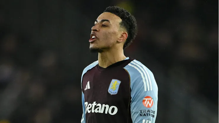 Morgan Rogers em partida do Villa. (Photo by Shaun Botterill/Getty Images)