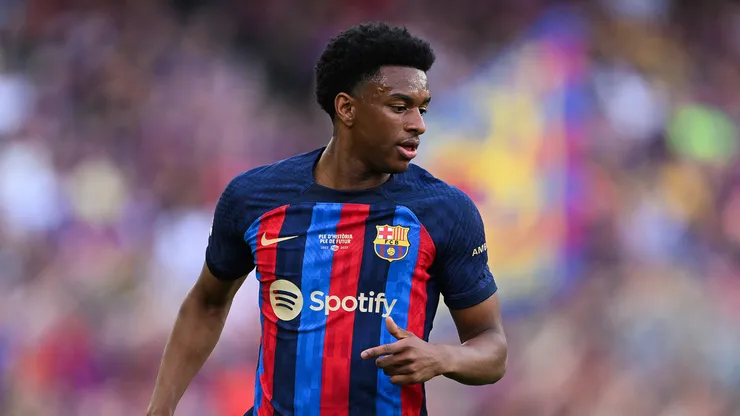 Alejandro Balde, lateral do Barcelona. (Foto: David Ramos/Getty Images)