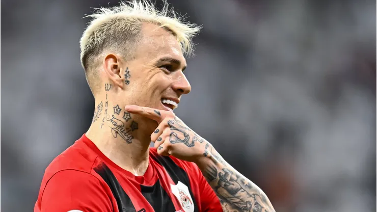 Róger Guedes e outros brasileiros estão na lista dos jogadores que atuam no Catar. Foto: IMAGO / Naushad