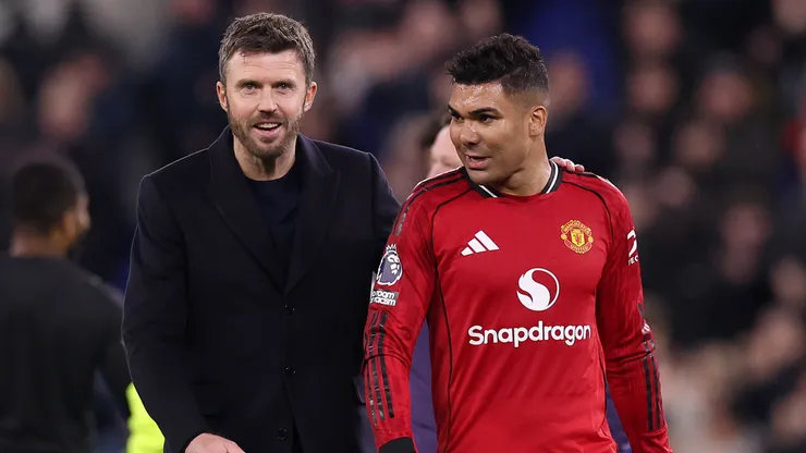 Michael Carrick e Casemiro pelo Manchester United. (Foto: Carl Recine/Getty Images)