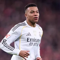 Mbappé se consulta com médico que tratou lesões de Neymar, Benzema e Ibra