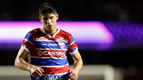 O zagueiro Kuscevic em jogo do Fortaleza (Miguel Schincariol/Getty Images)