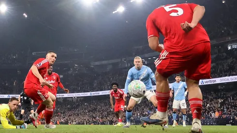 Após brilhar pelo Forest, Murillo é alvo de comentários do Arsenal nos bastidores. (Foto de Carl Recine/Getty Images)
