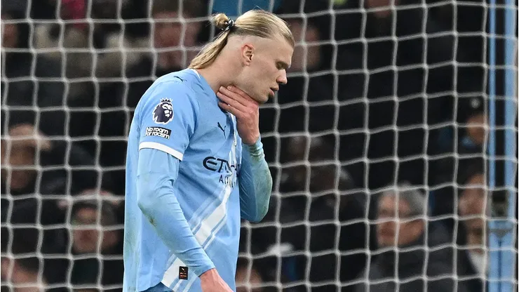 Haaland é criticado por simulação em Manchester City x Nottingham Forest e é defendido por Bernardo Silva. (Foto: Gareth Copley/Getty Images)