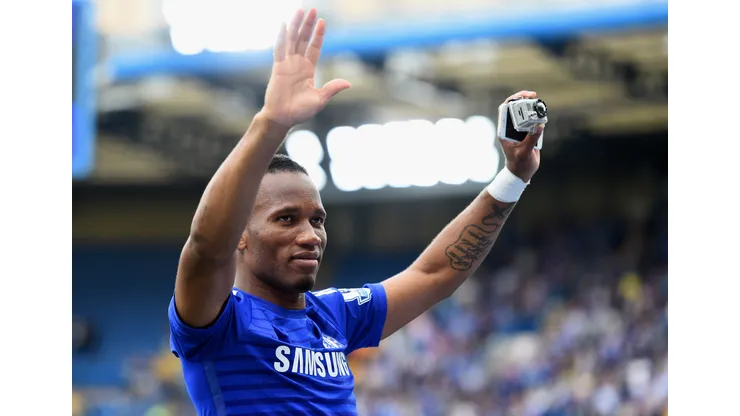 Brasileiro João Pedro alcança marca de Didier Drogba após brilhar contra o Aston Villa. (Foto de Laurence Griffiths/Getty Images)