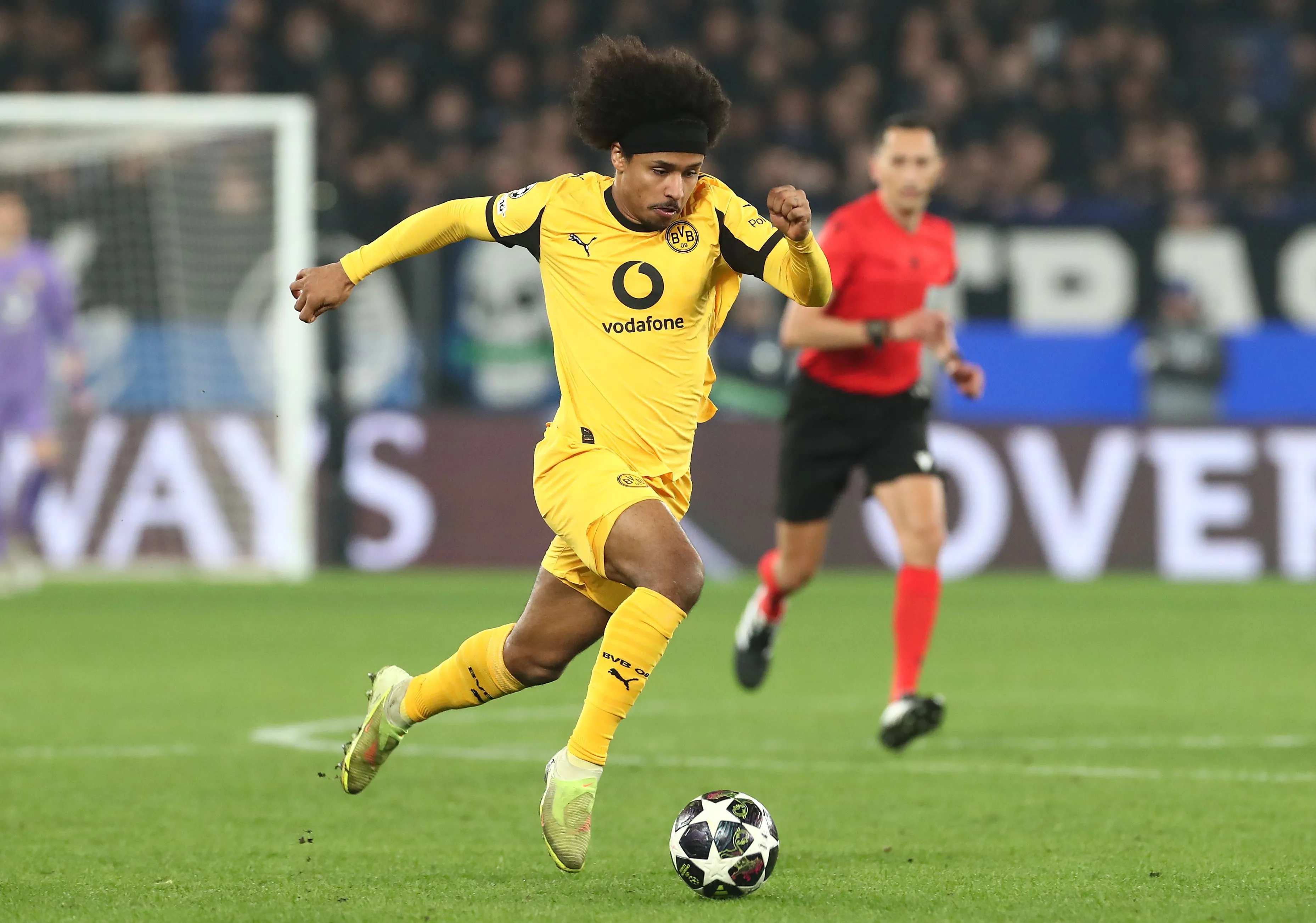 BERGAMO, ITALY – FEBRUARY 25: Karim Adeyemi of Borussia Dortmund in actionduring the UEFA Champions League 2025/26 League Knockout Play-off Second Leg match between Atalanta BC and Borussia Dortmund at Stadio di Bergamo on February 25, 2026 in Bergamo, Italy. (Photo by Marco Luzzani/Getty Images)