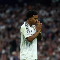 Ronaldinho demonstra apoio a Rodrygo
