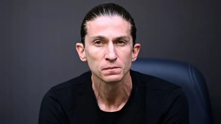 Filipe Luís está livre no mercado da bola