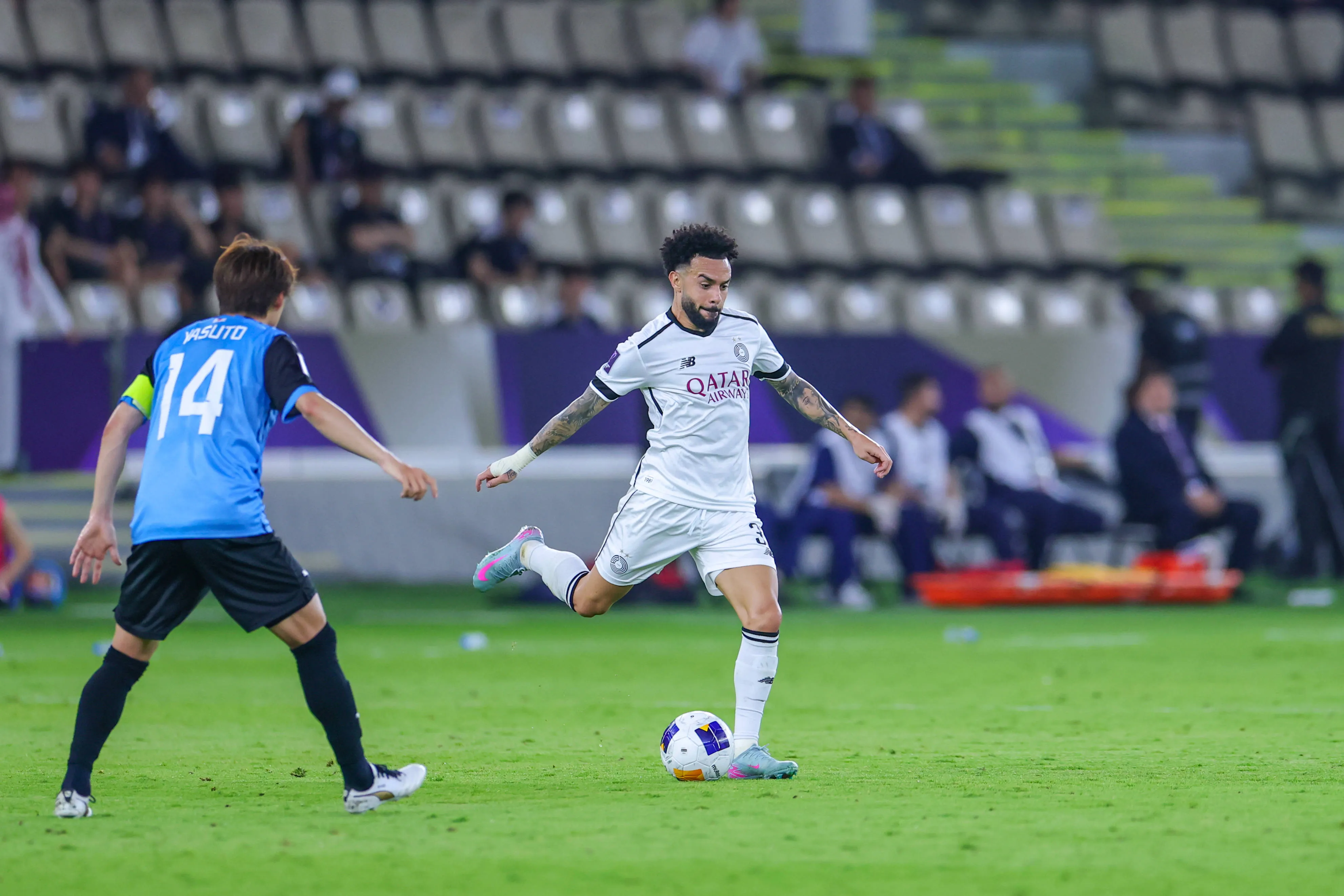 Claudinho jogando pelo Al-Sadd – Foto: IMAGO /&nbsp;Abdullah Ahmed
