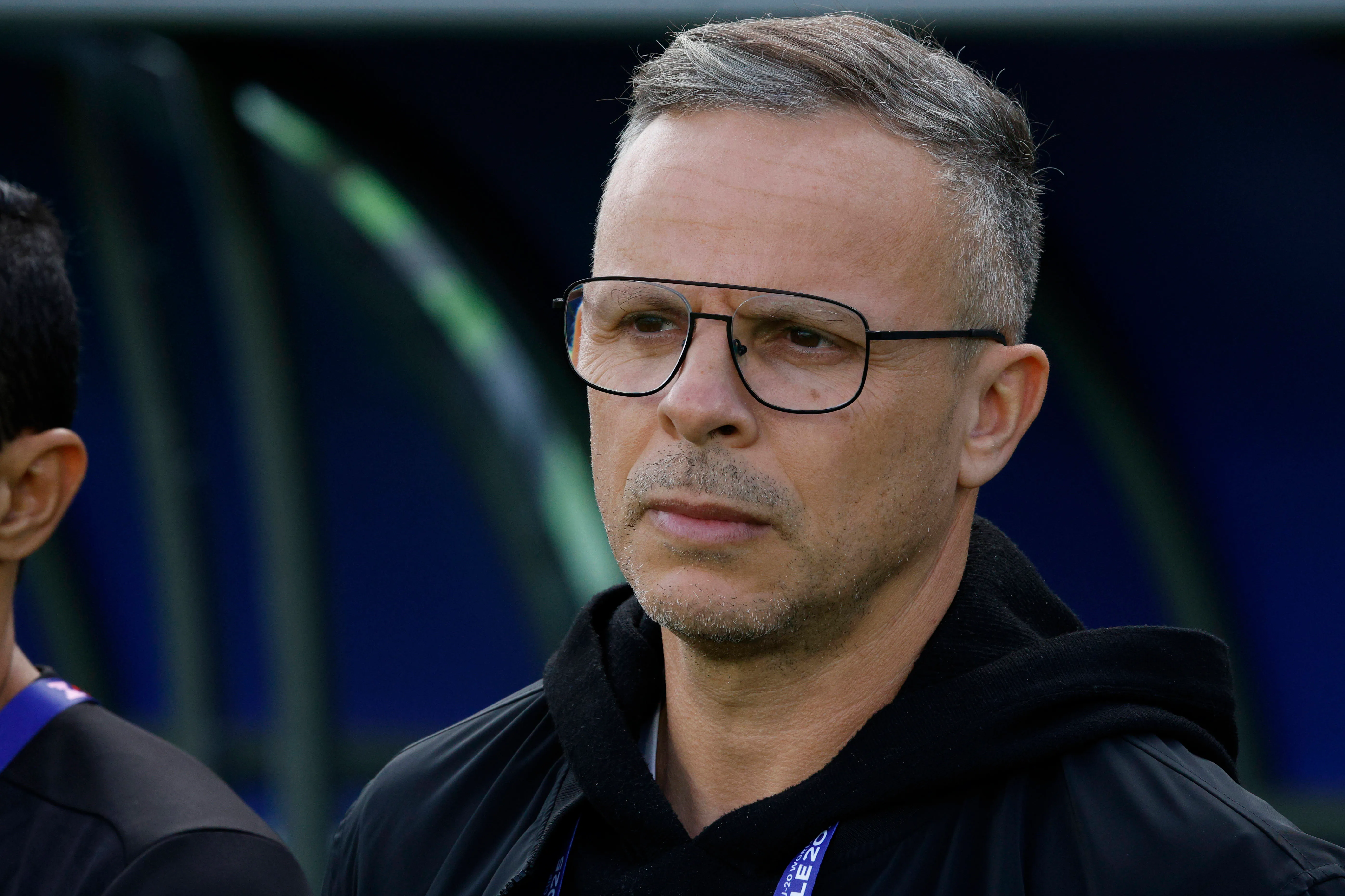 Futebol, México vs Marrocos. Mundial Sub-20, Chile 2025. O treinador de Marrocos, Mohamed Ouahbi, é fotografado durante uma partida do Grupo C do Mundial Sub-20, realizada no estádio Elías Figueroa, em Valparaíso, Chile. 04/10/2025. Martin Thomas Photosport. México vs Marrocos. Mundial Sub-20, Chile 2025. Foto: IMAGO / Photosport