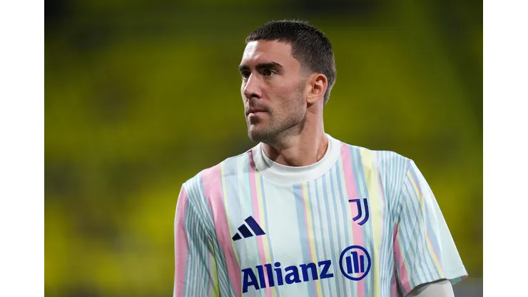 Planejamento da Juventus envolve cinco novas contratações e permanência de Vlahovic. (Foto de Aitor Alcalde/Getty Images)