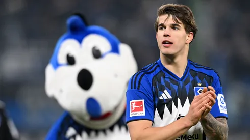 O zagueiro Luka Vuskovic em jogo do Hamburgo (Stuart Franklin/Getty Images)