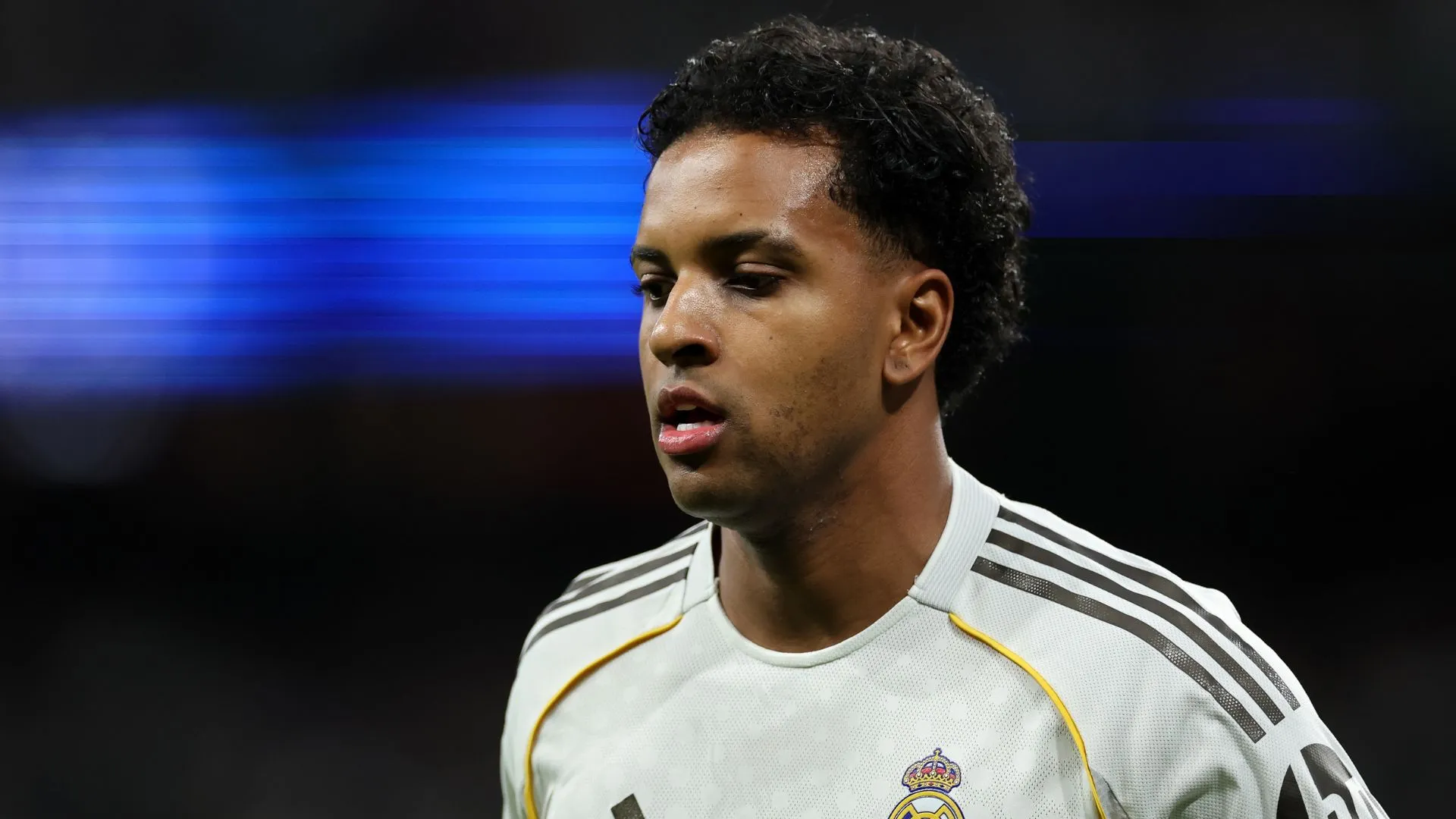 Rodrygo vai desfalcar o Real Madrid no restante da temporada (foto: Florencia Tan Jun/Getty Images)