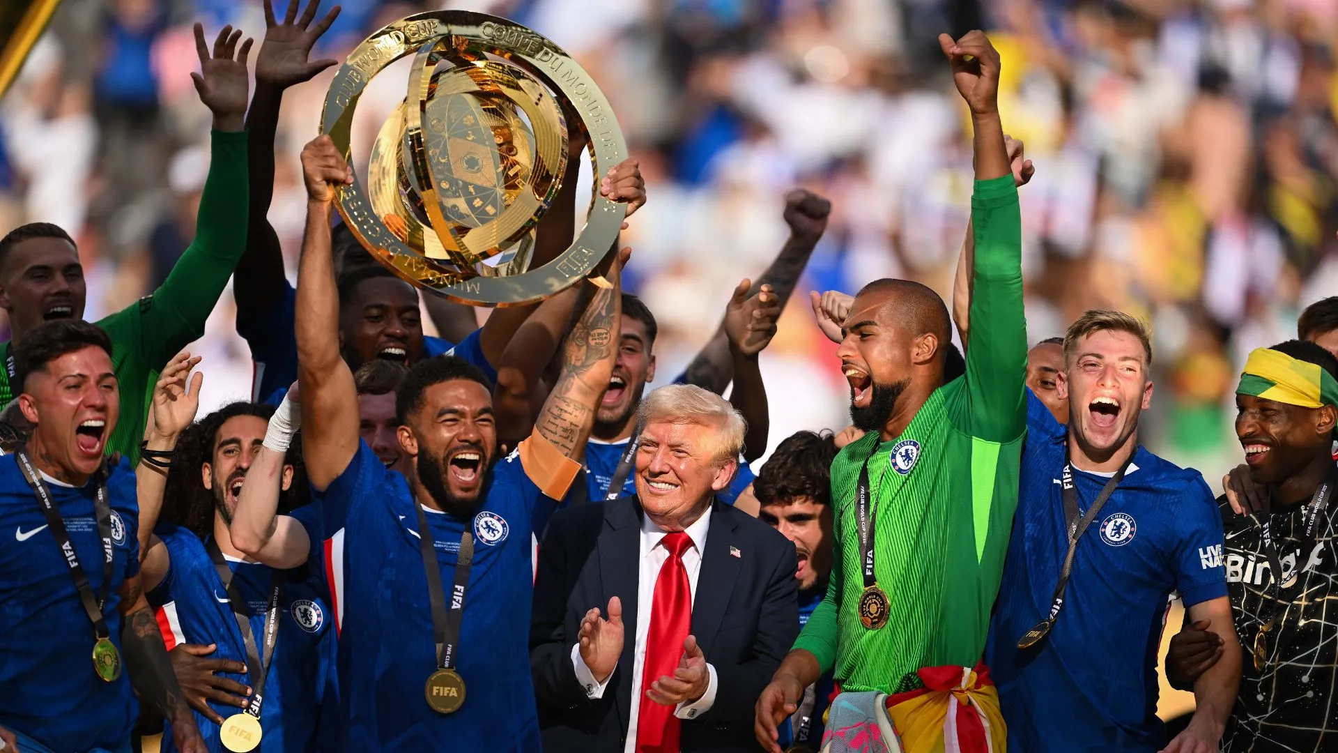 Chelsea comemorando o título da Copa do Mundo de Clubes com a presença do presidente dos Estados Unidos (foto: David Ramos/Getty Images)
