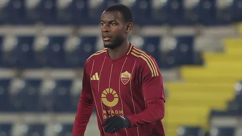 O zagueiro Evan Ndicka em jogo da Roma (Gabriele Maltinti/Getty Images)