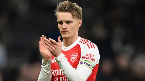 Odegaard em campo pelo Arsenal. Foto: Mike Hewitt/Getty Images