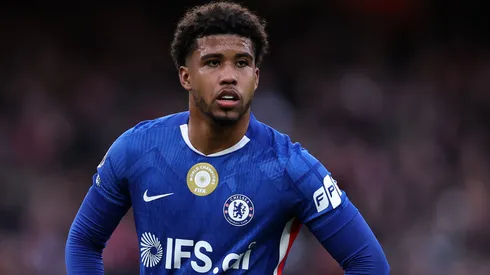 Andrey Santos em campo com as cores do Chelsea. Foto: Justin Setterfield/Getty Images
