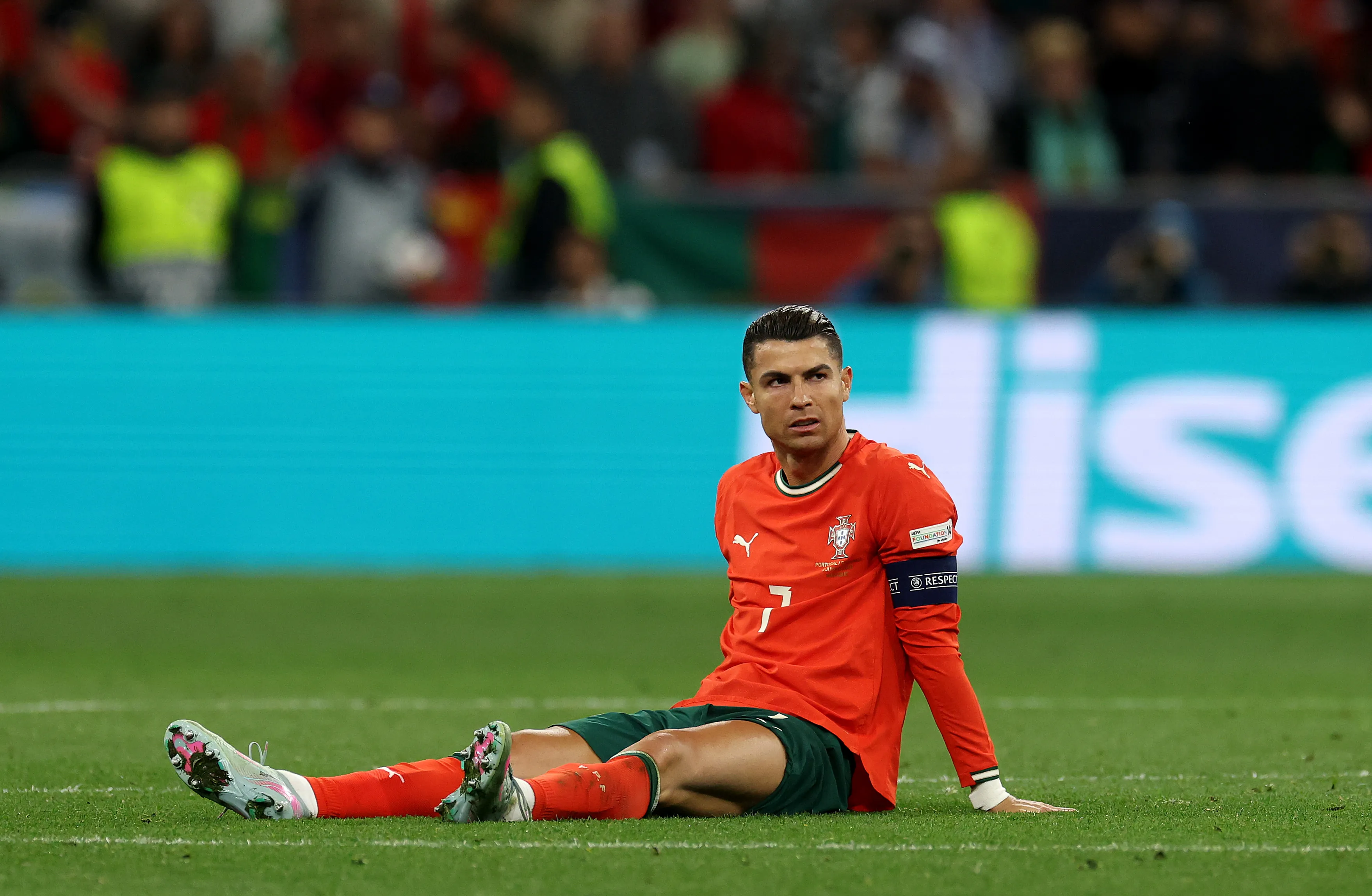 Cristiano Ronaldo após se machucar na Nations League. (Foto: Alexander Hassenstein/Getty Images)