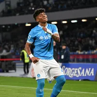 Titular de Conte, Alisson Santos marca golaço em Napoli x Torino