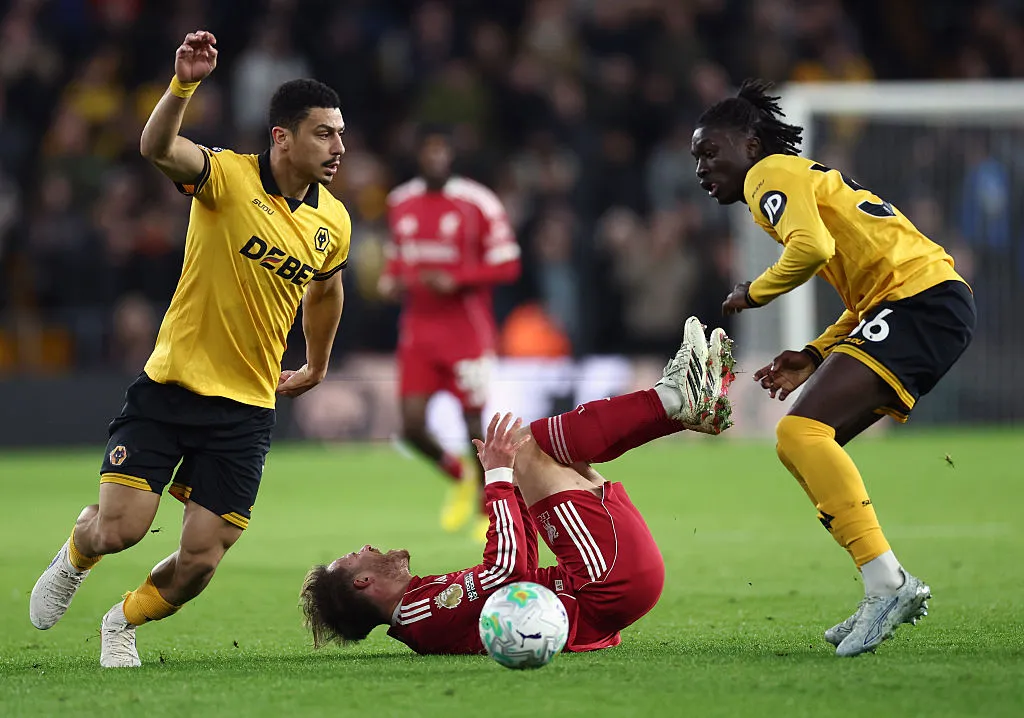 Alexis Mac Allister fica lesionado em jogo do Liverpool. Dan Istitene/Getty Images.