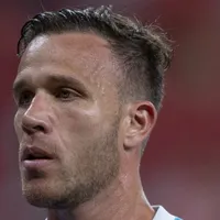 Arthur dá prioridade ao Grêmio mesmo após interesse do Como 1907