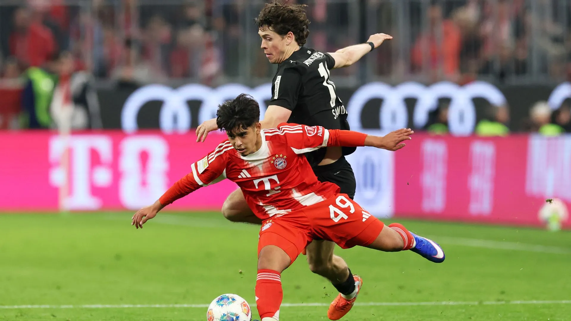 Lance de Maycon Cardozo contra o Gladbach (foto: Alexander Hassenstein/Getty Images)