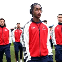 Arsenal estreia Marli Simon como titular, vence e se classifica