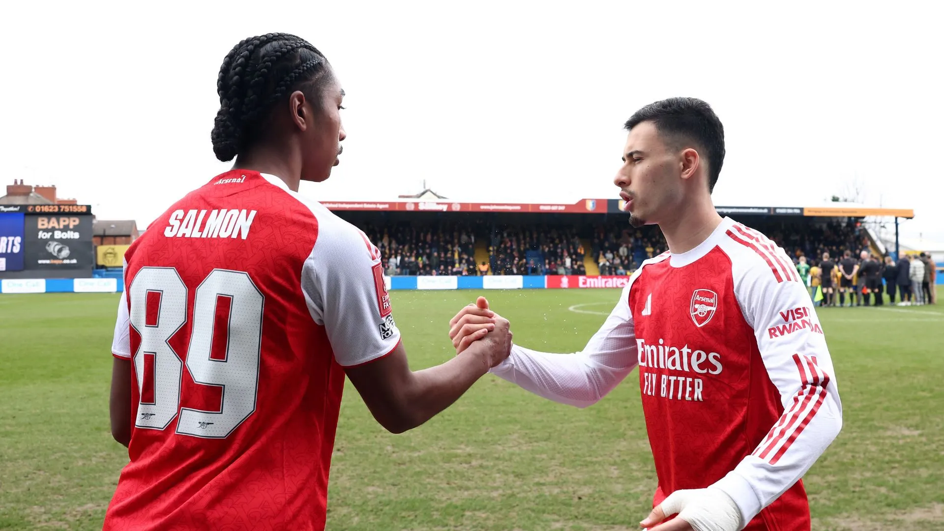 Marli Simon e Gabriel Martinelli (foto: Alex Pantling/Getty Images)