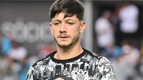 Rodrigo Garro durante o aquecimento pelo Corinthians. Foto: Jota Erre/AGIF

