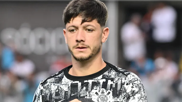 Rodrigo Garro durante o aquecimento pelo Corinthians. Foto: Jota Erre/AGIF