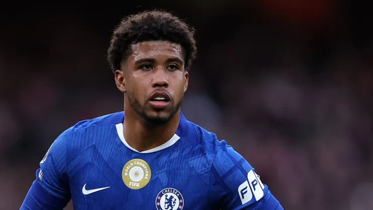 Chelsea está disposto a negociar Andrey Santos, alvo de Juventus e Manchester United, na próxima janela. (Foto: Justin Setterfield/Getty Images)