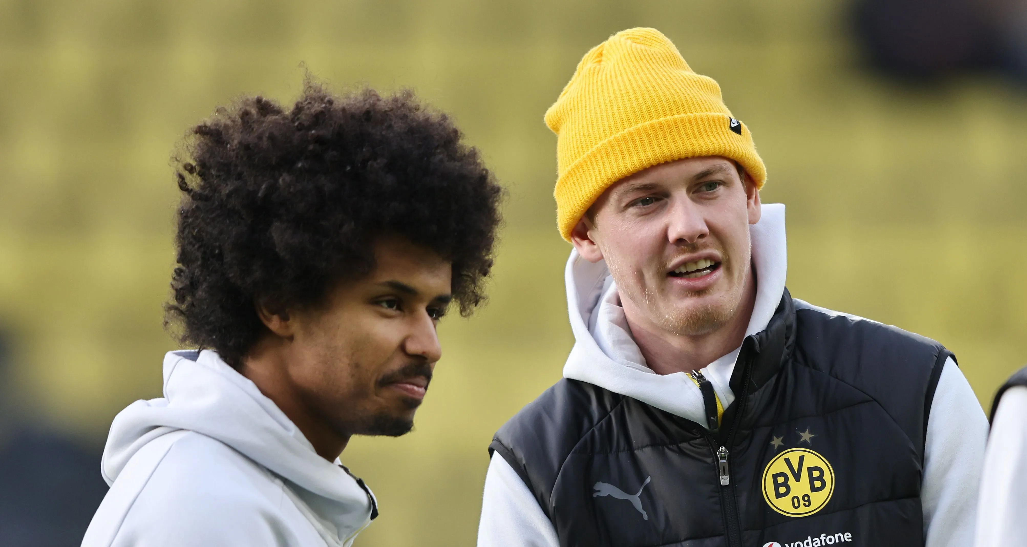 Brandt e jogadores do Borussia Dortmund