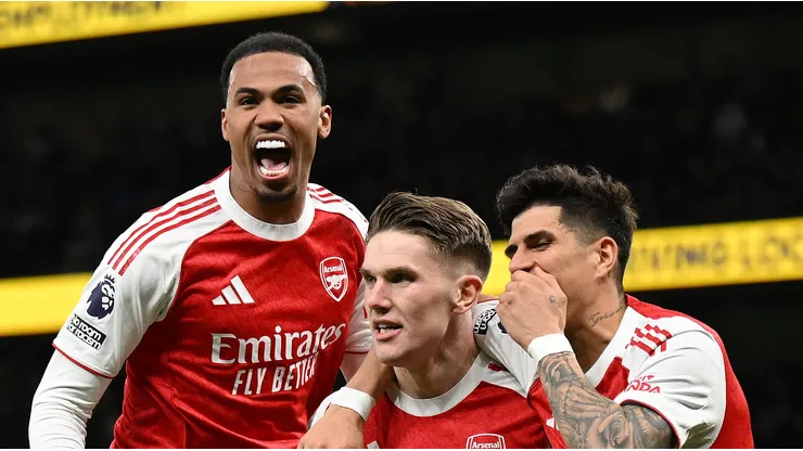 Arsenal cede parte dos direitos econômicos de Piero Hincapié. (Foto: Mike Hewitt/Getty Images)