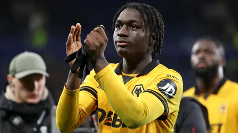 Mateus Mané, do Wolverhampton Wanderers, aplaude os adeptos após a partida da Premier League entre Everton e Wolverhampton Wanderers no Estádio Hill Dickinson, em 07 de janeiro de 2026, em Liverpool, Inglaterra. (Foto de Matt McNulty/Getty Images)